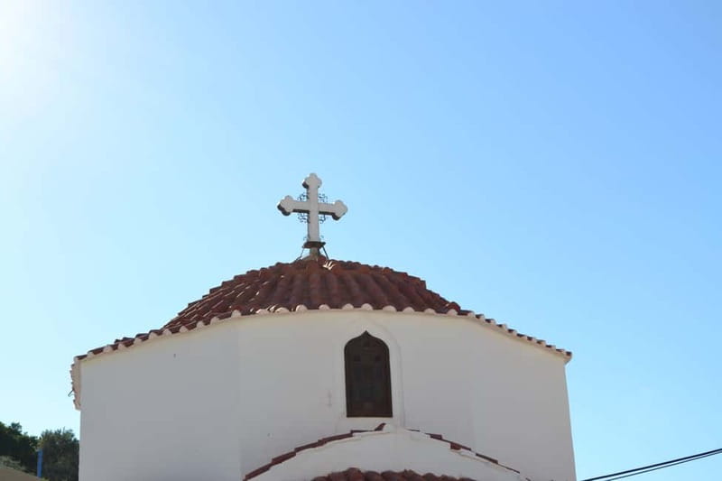 Rhodes: Lindos & Butterfly Valley Guided Tour - Guide commentary and the small-coach advantage