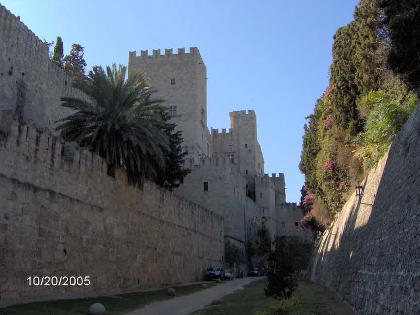 Rhodes Town: Private Walking Tour with a Licensed Guide - Following the Knights through towers and walls