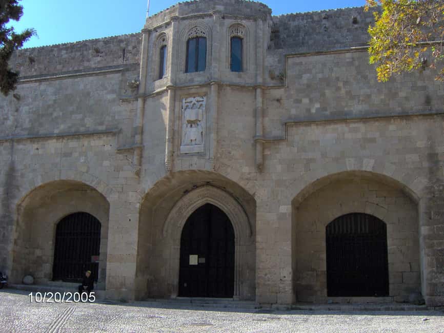 Rhodes Town: Private Walking Tour with a Licensed Guide - Is $212 good value for a private tour?