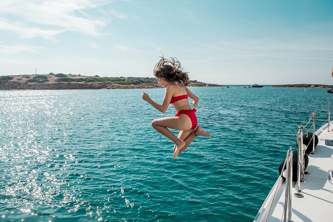 Sail the Athenian Coastline on a Catamaran with Meal & Wine - Why this catamaran trip works so well in Athens