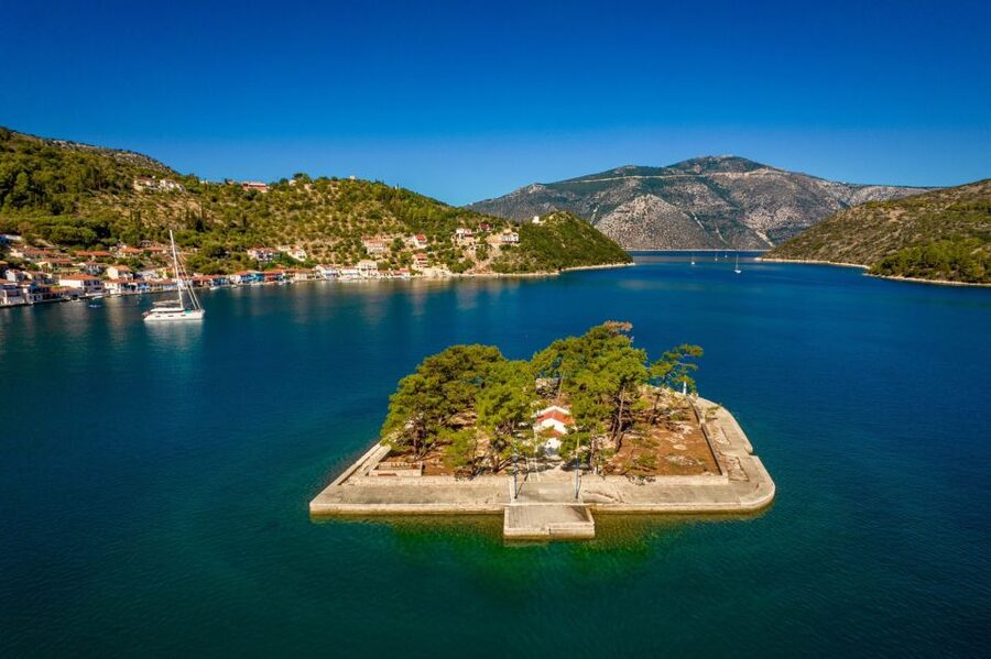 Sami: Ithaca Island Boat Trip with Swimming and Snacks - Pera Pigadi and Nisopoulo: a calm first swim