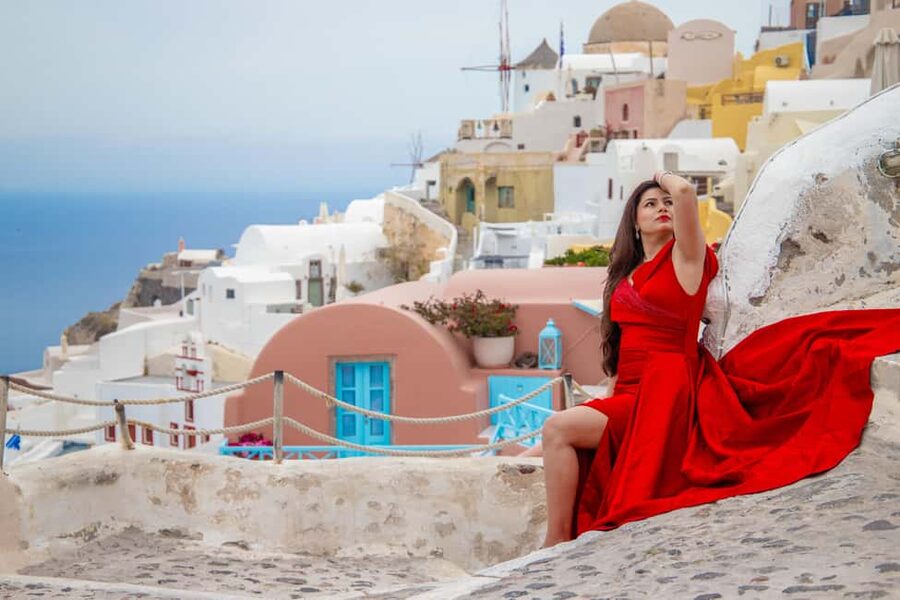 Santorini: 40-Minute Oia Photoshoot - The photo locations and the Oia setting