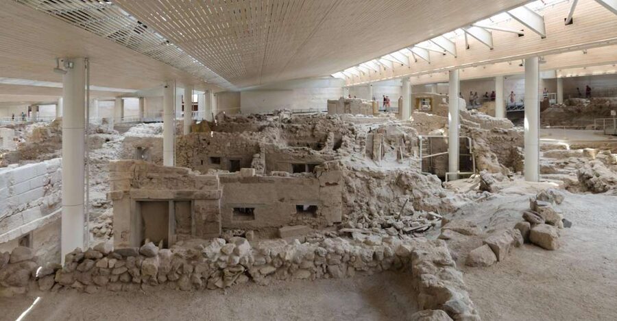 Santorini: Akrotiri Prehistoric City Guided Walking Tour - Streets, squares, and workshops beneath the pumice