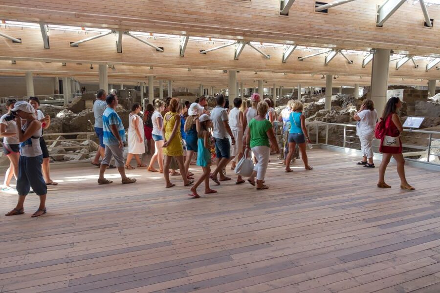 Santorini: Akrotiri Prehistoric City Guided Walking Tour - Who will get the most from this tour?