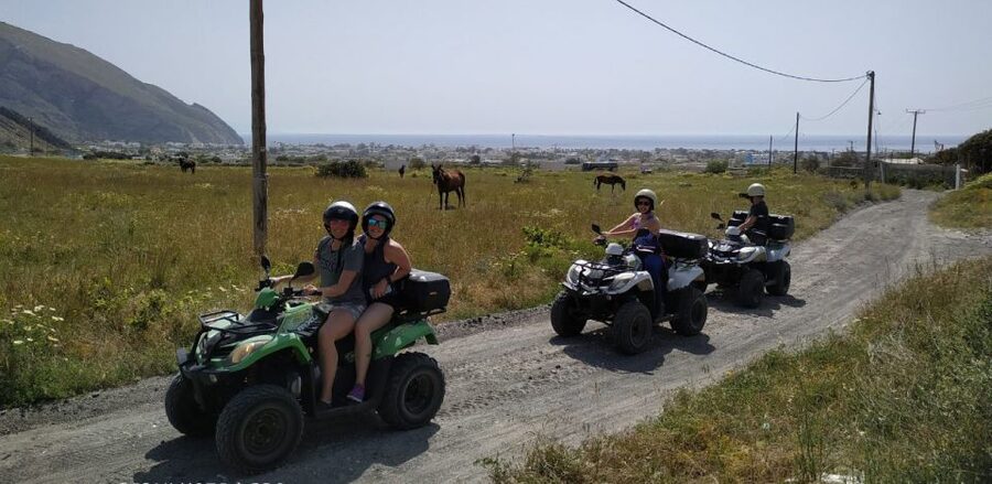 Santorini: ATV-Quad Experience - Vineyards and windmills lead to Megalochori