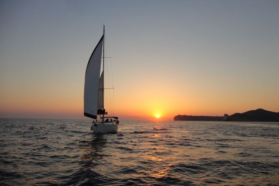 Santorini Caldera: Sunset Sailing Cruise with Meal - Key points to know before booking