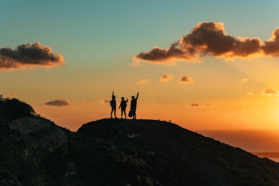 Santorini: Caldera Trail Guided Hike and Sunset Viewing - What the guides add to the walk