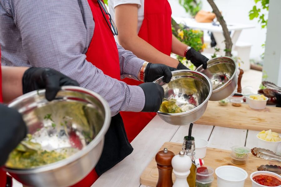 Santorini: Cooking Class with Lunch and Wine Tasting - What the three-hour class feels like