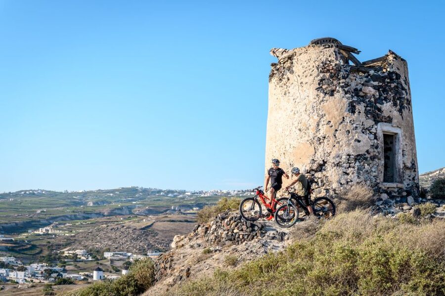 Santorini e-bike guided tours - Starting in Perissa and heading inland