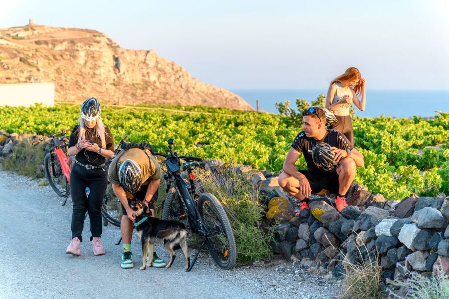 Santorini e-bike guided tours - Windmills and Vlichada show another Santorini