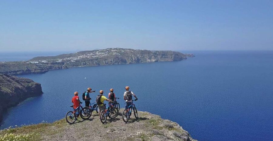 Santorini: Electric Mountain Bike Adventure - Emporeio: old lanes, a castle, and fresh orange juice