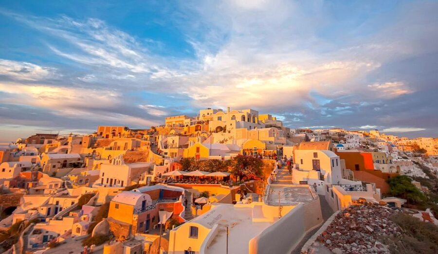 Santorini: Guided Island Day Trip with Beach Visit - The bus pace, guide quality, and practical tradeoffs