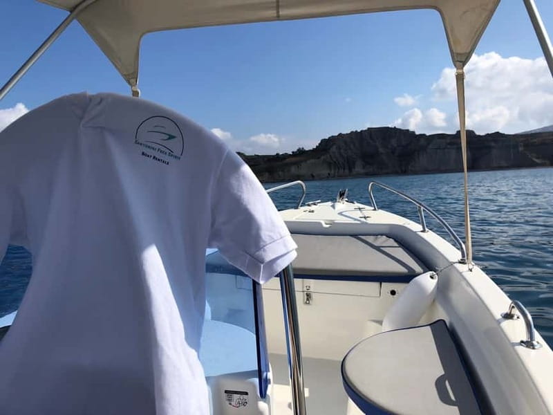 Santorini: License-Free Boat Rental with Ice, Water, & Fruit - FAQ