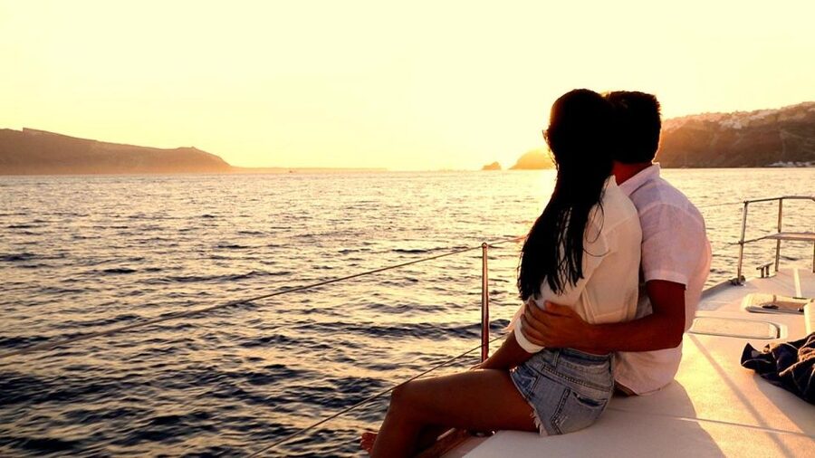 Santorini: Luxury Caldera Cruise with Full Greek Meal - Getting from your hotel to the pier