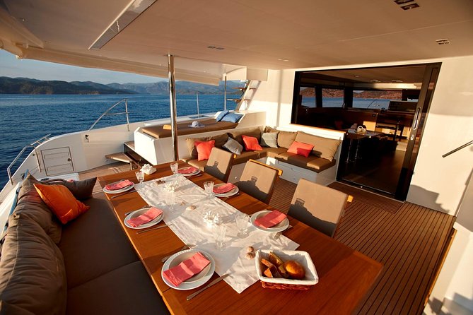 Santorini Luxury Catamaran Day Cruise with BBQ,drinks,transfer - Food, drinks, and the luxury question