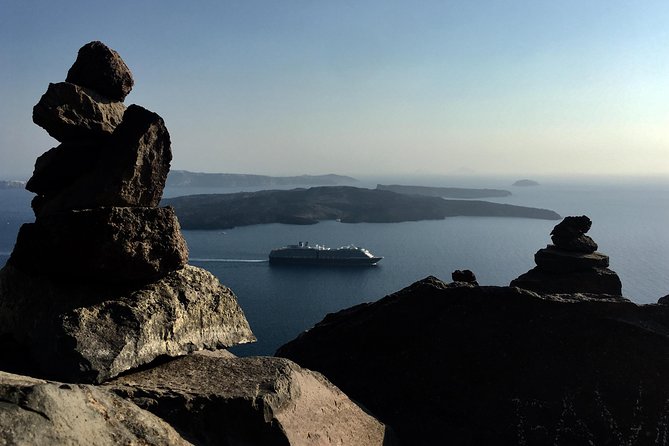 Santorini Luxury Custom Private Tour with Local guide - Oia gives you the classic Santorini hour
