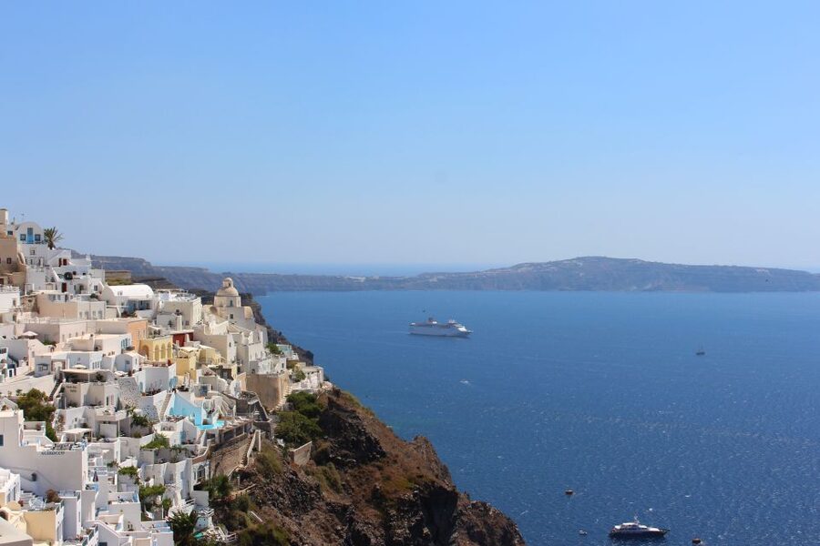 Santorini: Mesa Gonia, Pyrgos and Oia Tour - Oia sunset, the grand finish