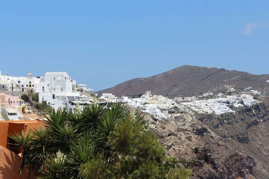 Santorini: Mesa Gonia, Pyrgos and Oia Tour - My call: a worthwhile island overview with one important check