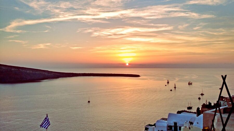 Santorini Panoramic Firostefani & Oia Blue Dome Private Tour - Oia: the main event in 90 minutes