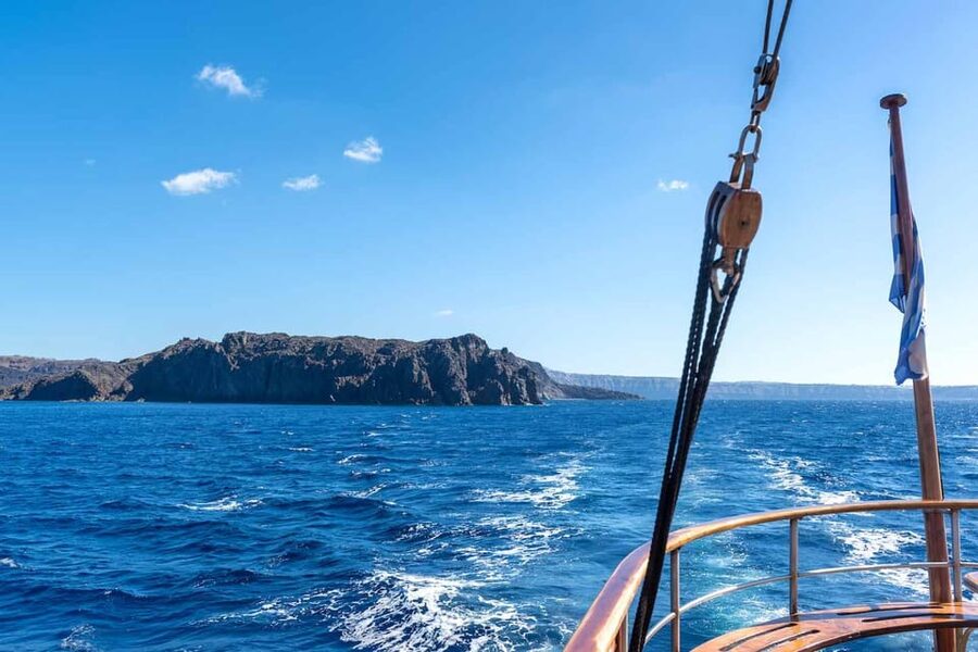 Santorini Port: Cruise to Volcano, Hot Springs & Thirassia - Setting out from Fira Old Port