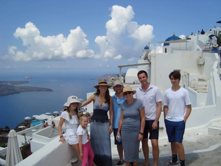 Santorini: Private Day Tour with Guide - Oia: beautiful views with limited spare time
