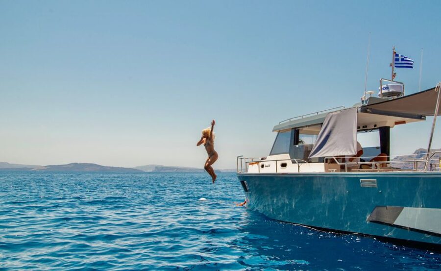 Santorini: Private Diamond 36 Motor Yacht Caldera Cruise - Key points at a glance