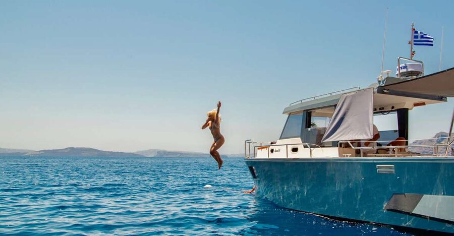 Santorini: Private Diamond 36 Motor Yacht Caldera Cruise - The volcano and its warm springs