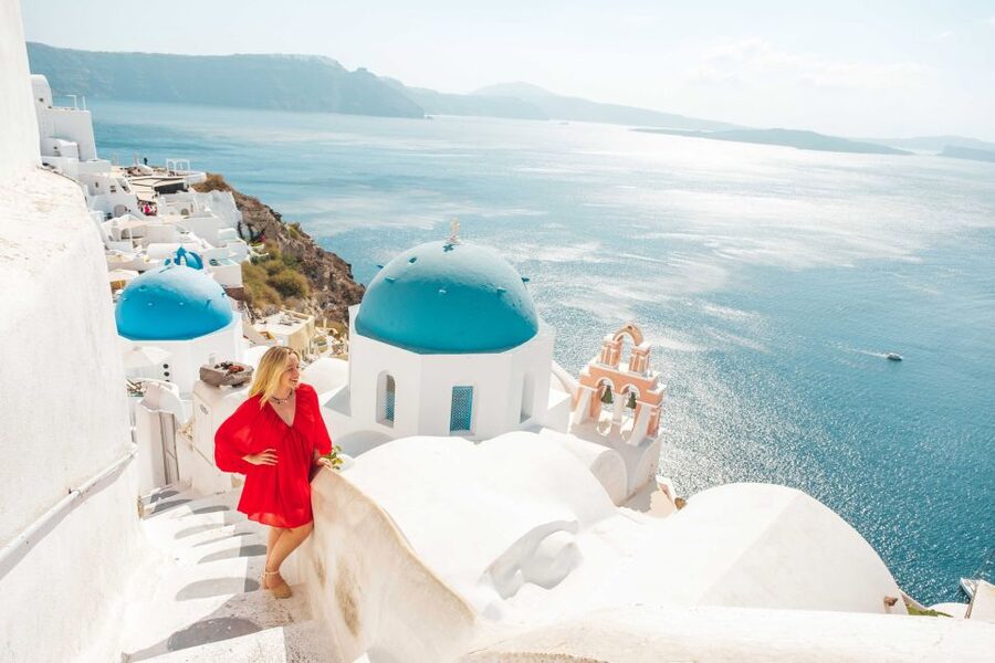 Santorini Private Photoshoot - Why a private photo session makes sense in Santorini