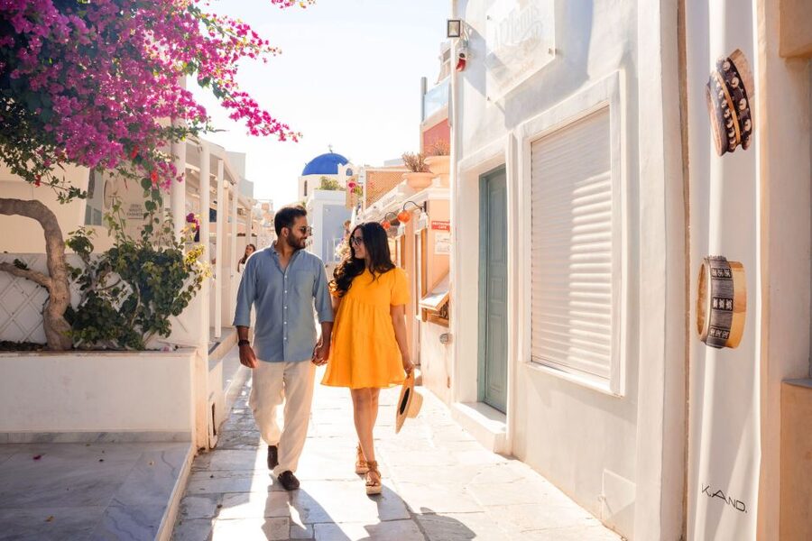 Santorini Private Photoshoot - Should you book this Santorini photoshoot?