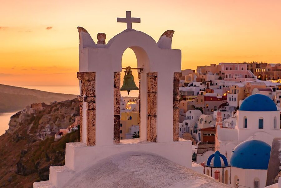 Santorini: Romantic Sunset Caldera Cruise with Dinner - Why the caldera cruise works so well at sunset