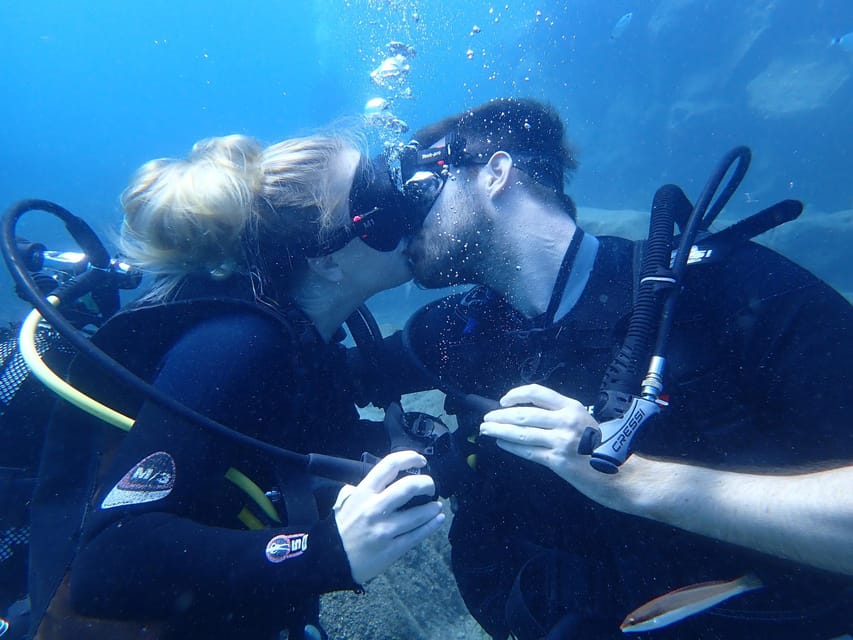 Santorini: Scuba Diving - Getting comfortable with breathing and balance