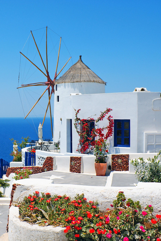 Santorini: Shore Trip to Bypass Cable Car with Boat Transfer - Oia gets the longest stop