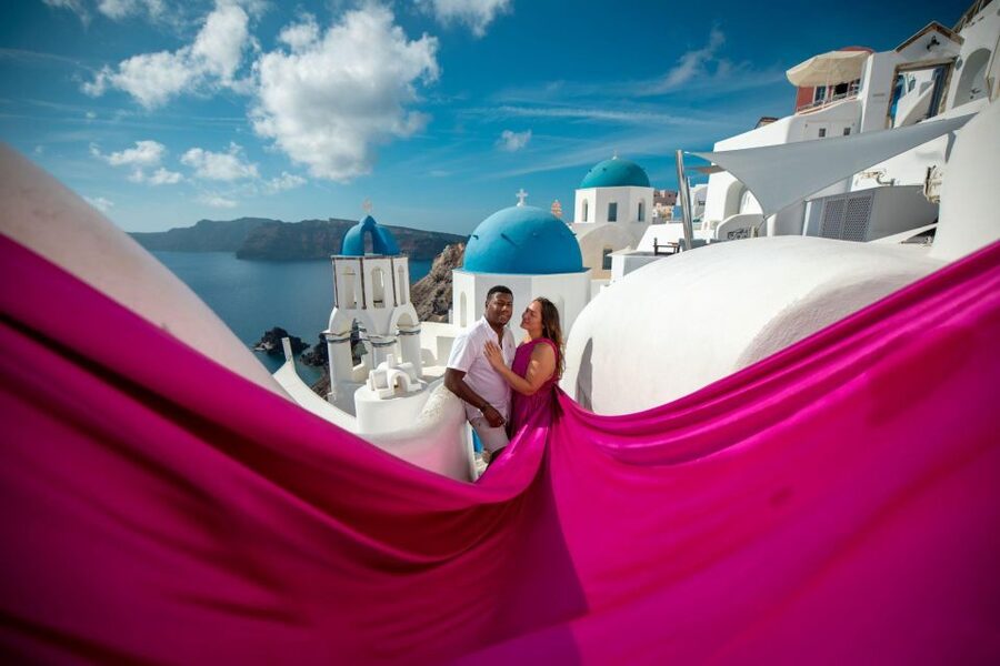Santorini: Unique Flying Dress Photoshoot Experience - Why this Santorini photoshoot works