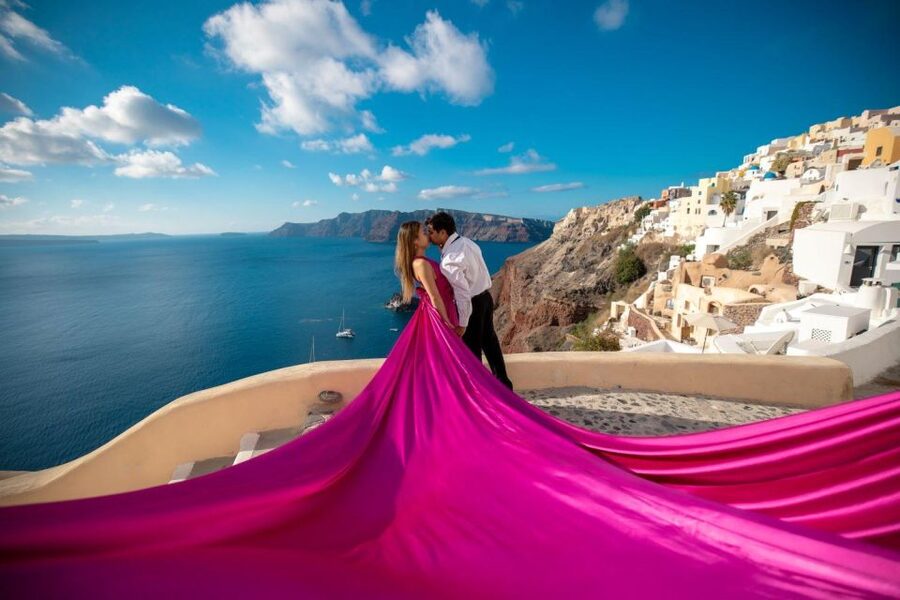 Santorini: Unique Flying Dress Photoshoot Experience - The one-hour schedule and why punctuality matters