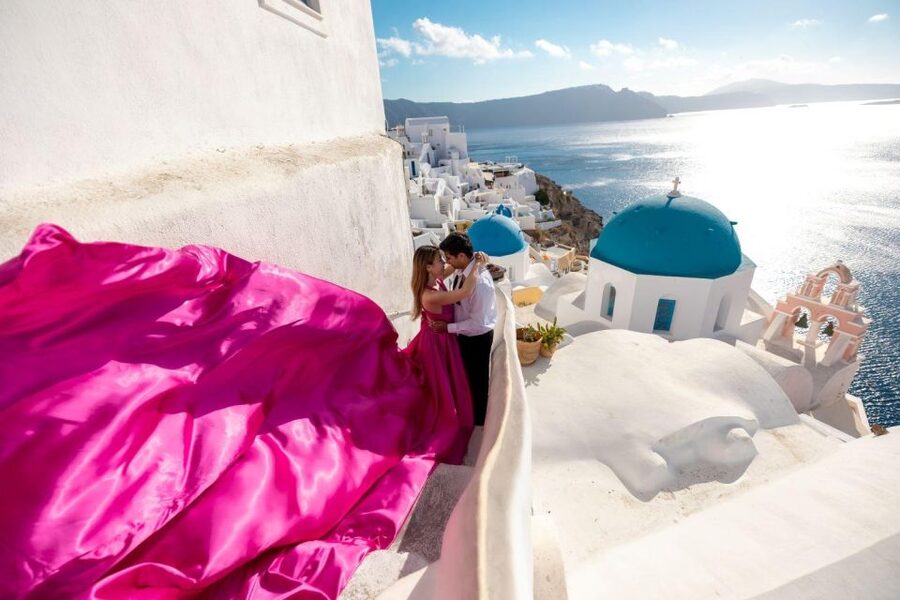 Santorini: Unique Flying Dress Photoshoot Experience - Meeting near Fira, then photographing in Oia