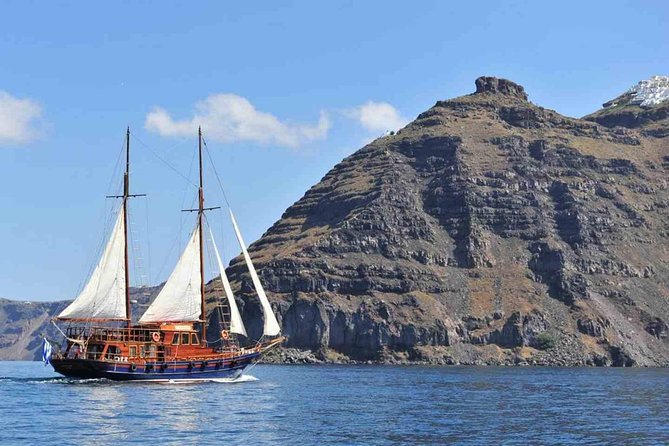 Santorini Volcanic Islands Cruise: Volcano, Hot Springs and Thirassia - Palea Kameni and the warm-water swim