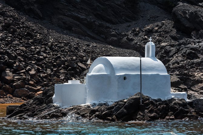 Santorini Volcano and Hot Springs Cruise Tour from Fira Old Port - Reaching Fira Old Port without a rushed start
