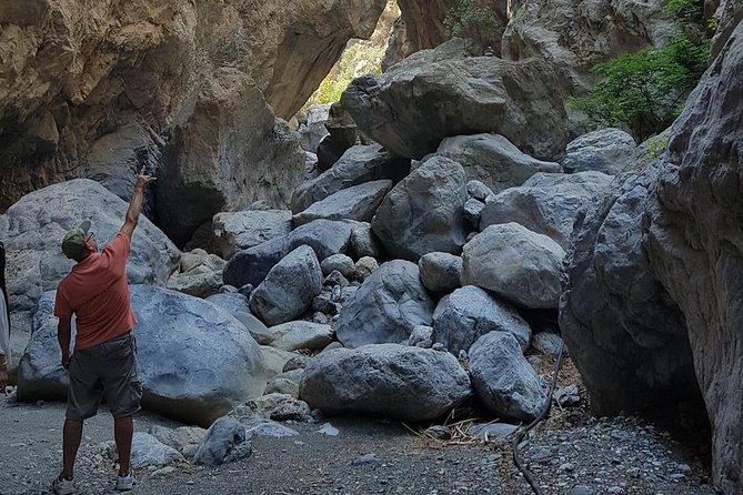 Sarakina Gorge, Kritza, Oliveoil Tasting, Mountains, South Coast - A mountain lunch with wine and raki