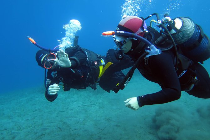 Scuba Diving Experience in Santorini - Reaching Santorini’s volcanic reef