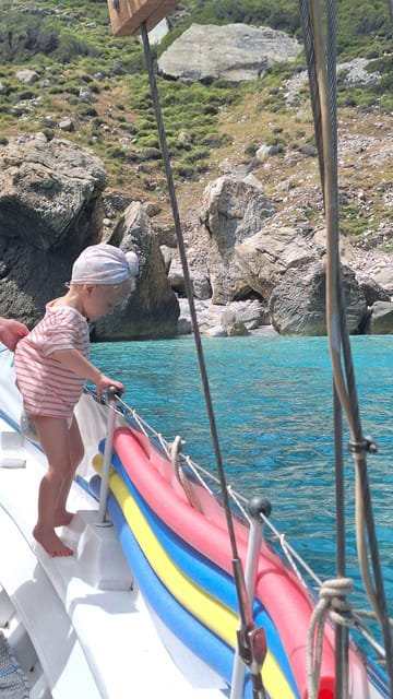 Skiathos: Boat Cruise with Dinner & Sunset Viewing - Weather, Comfort, and Who Should Book