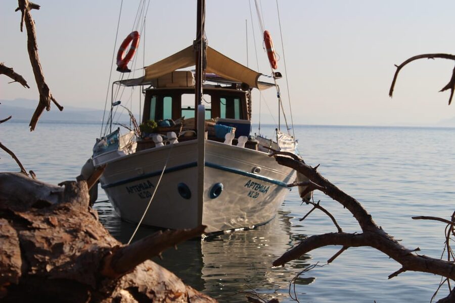 Skiathos: Boat Cruise with Dinner & Sunset Viewing - Sunset Near Agia Eleni and Banana