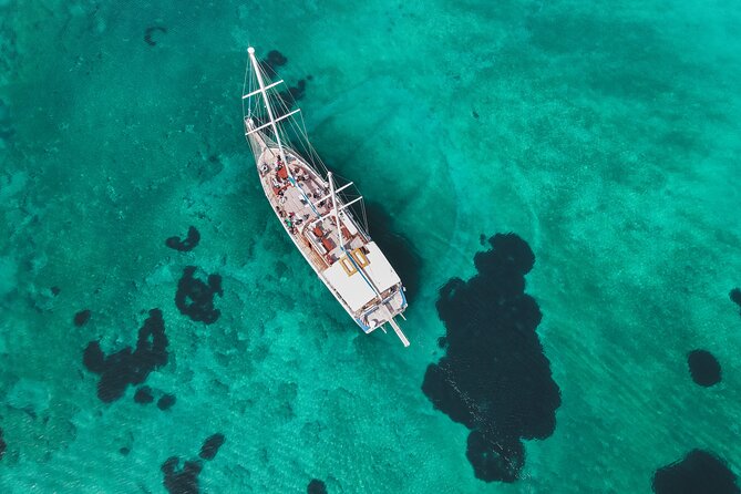 Sunset Dinner Cruise: Sunset, Swim, Drinks, and Dinner Onboard - Along the Athens Riviera