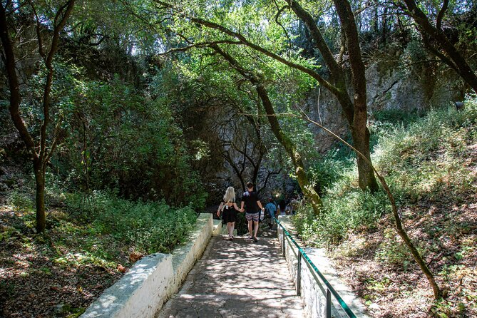 The Caves ....Drogarati Cave and Melissani Lake - Timing, queues, and the four-hour promise