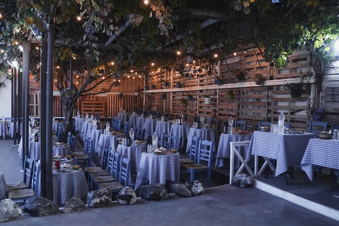 The Greek Wedding Show - Santorini - Outdoor comfort in a Santorini evening