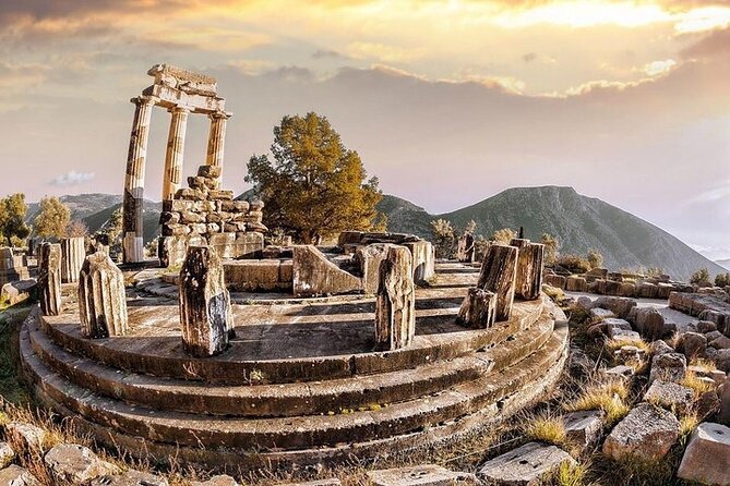 Thermopylae The battle of the 300 Spartans & Delphi Day Tour - Delphi: the day’s main event