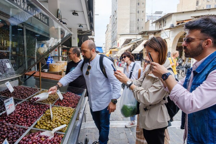 Thessaloniki: Food Tastings and Drinks tour with a Chef - Cheese shops, delis, and small producers