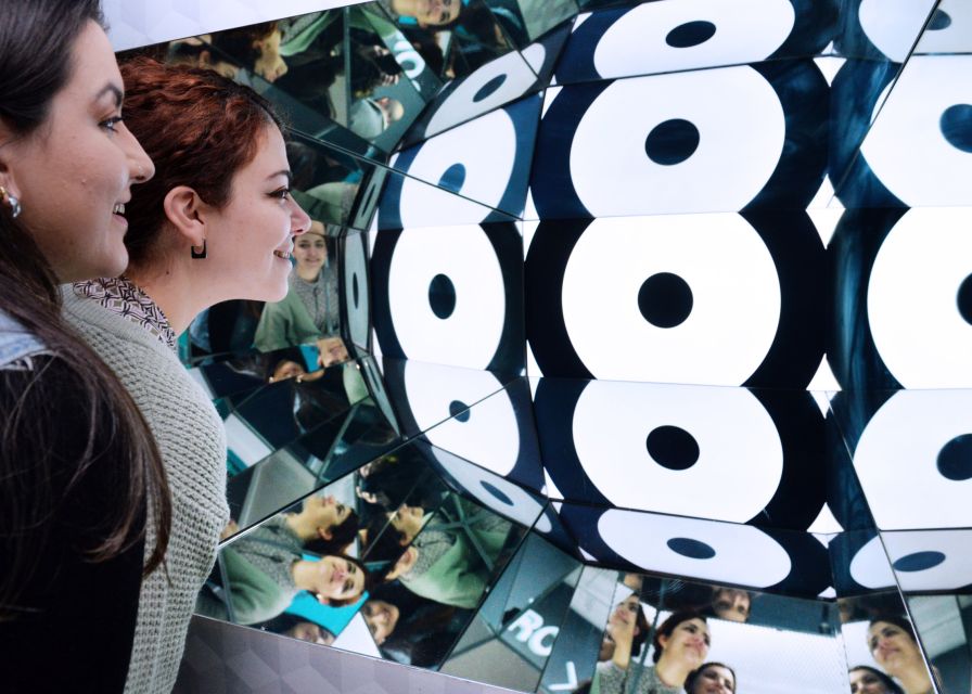 Thessaloniki: Museum of Illusions Admission Ticket - The Infinity Room creates the biggest photo moment