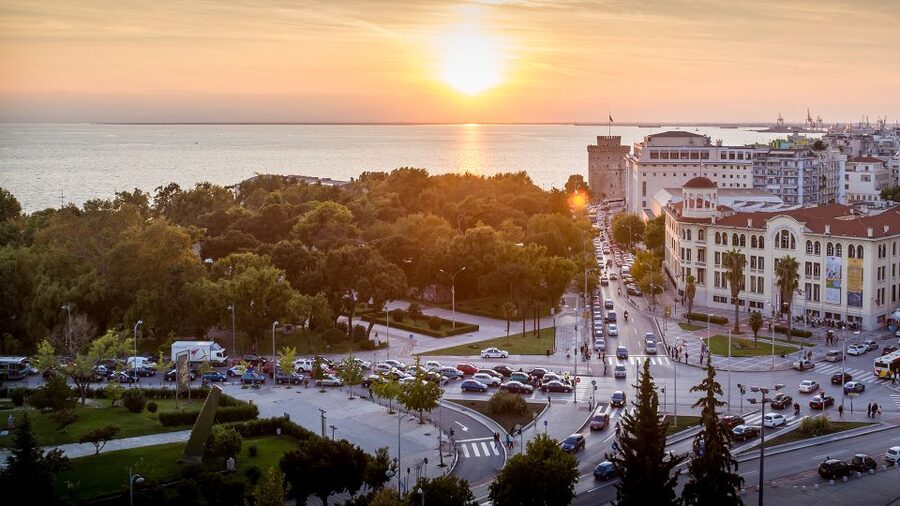 Thessaloniki: OTE Tower Rotating Experience with Light Meal - Arriving at the tower and finding the lift