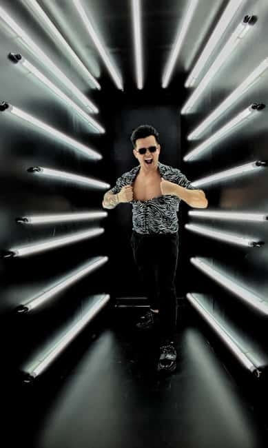 Thessaloniki:Selfie Museum, a 60-minute immersive experience - The infinity mirror room and the art of taking your time