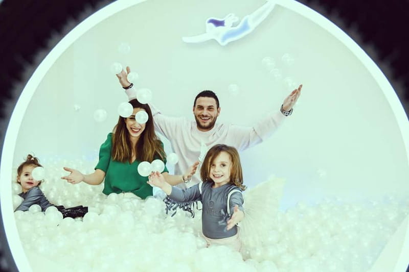Thessaloniki:Selfie Museum, a 60-minute immersive experience - The included equipment makes a real difference